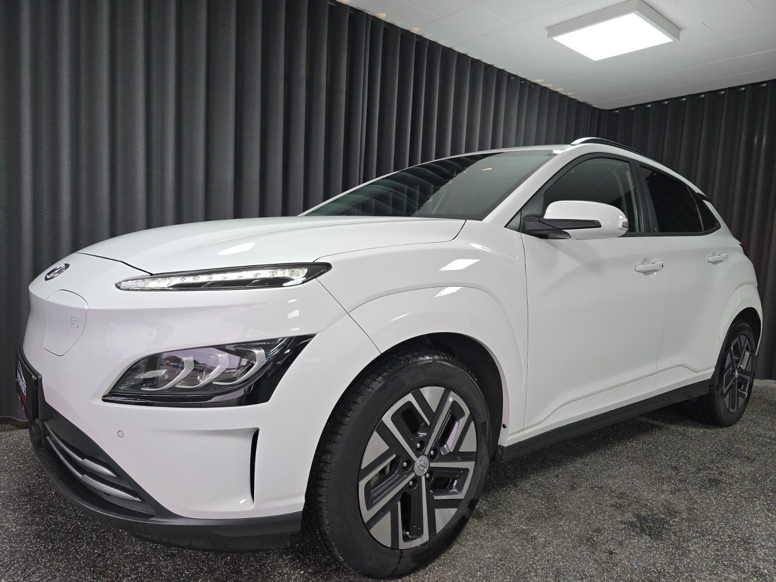 Hyundai Kona EV Trend