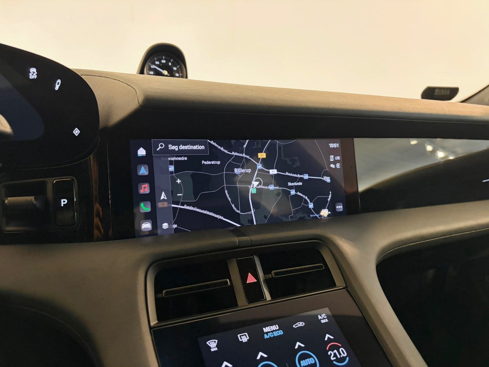 Porsche – Taycan