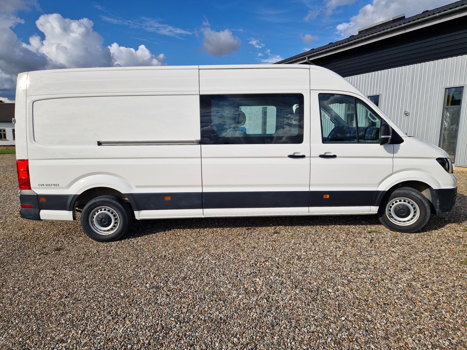 Billede af VW Crafter 35 2,0 TDi 177 Kassevogn L4H3 aut.