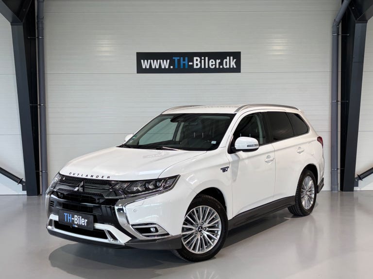 Mitsubishi Outlander PHEV Invite+ CVT 4WD