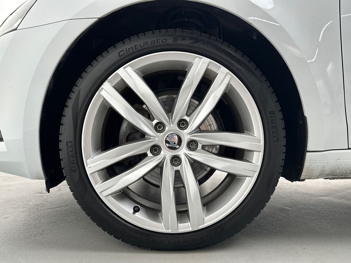 Skoda Octavia TDi 150 Business Line+ Dynamic Combi DSG billede 8