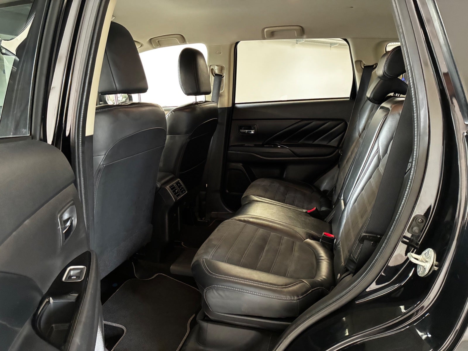 Billede af Mitsubishi Outlander 2,4 PHEV Invite+ CVT 4WD