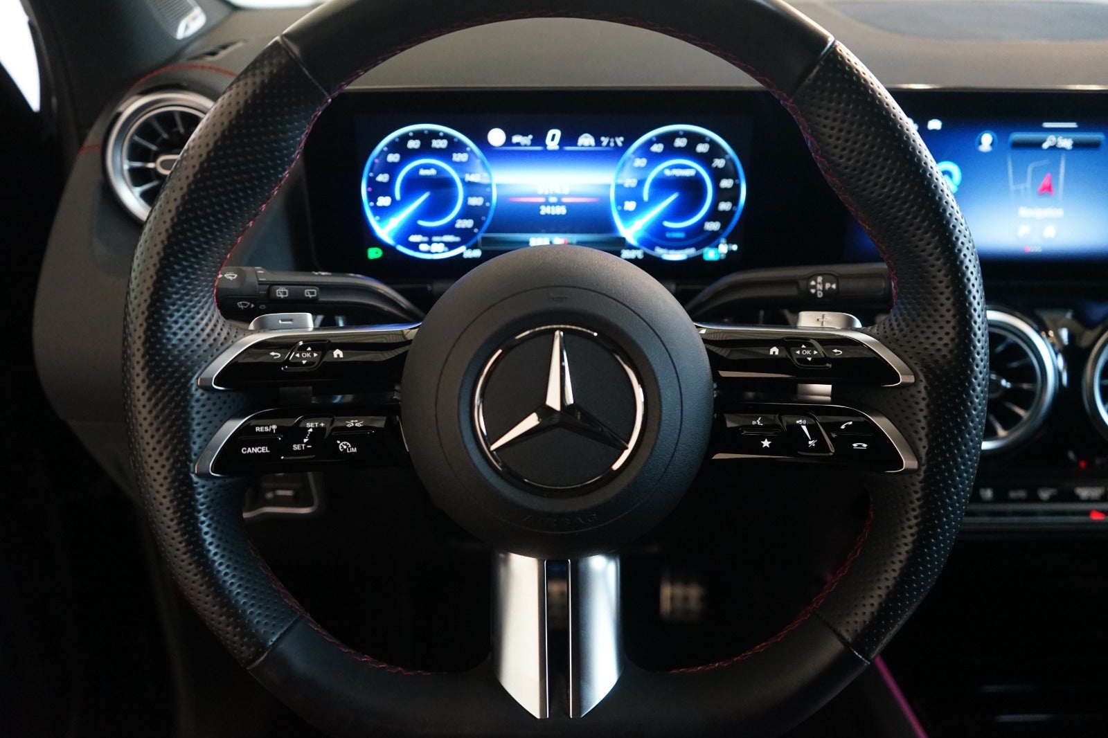 Mercedes EQA250