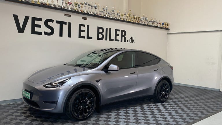 Tesla Model Y Long Range AWD