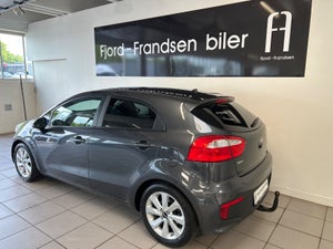Kia Rio CVVT Attraction