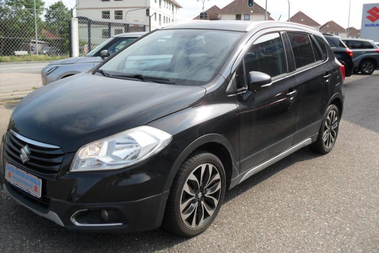 Suzuki S-Cross Exclusive