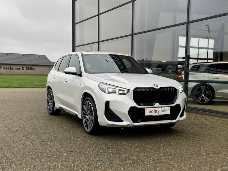 BMW iX1 xDrive30 Fully Charged M-Sport