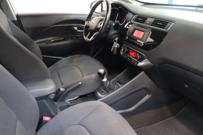 Kia Rio CVVT Attraction