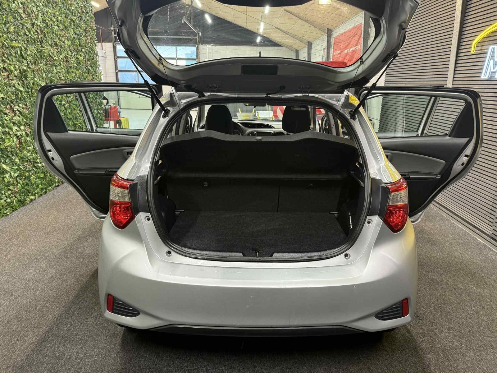 Billede af Toyota Yaris 1,0 VVT-i T1