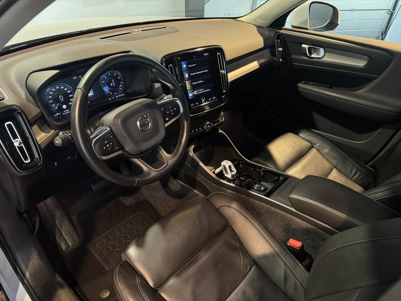 Volvo XC40 2,0 T4 190 Inscription aut. 5d - 7