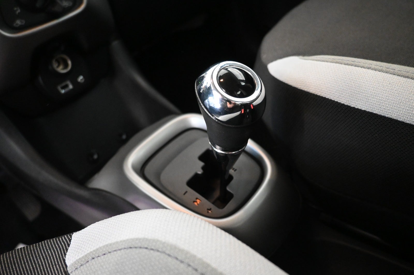 Toyota Aygo VVT-i x-plore x-shift