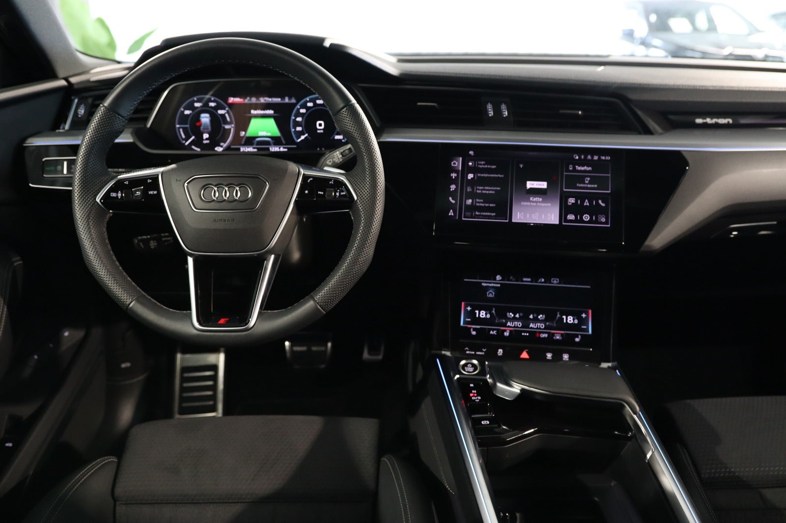 Billede af Audi Q8 e-tron 55 S-line Sportback quattro