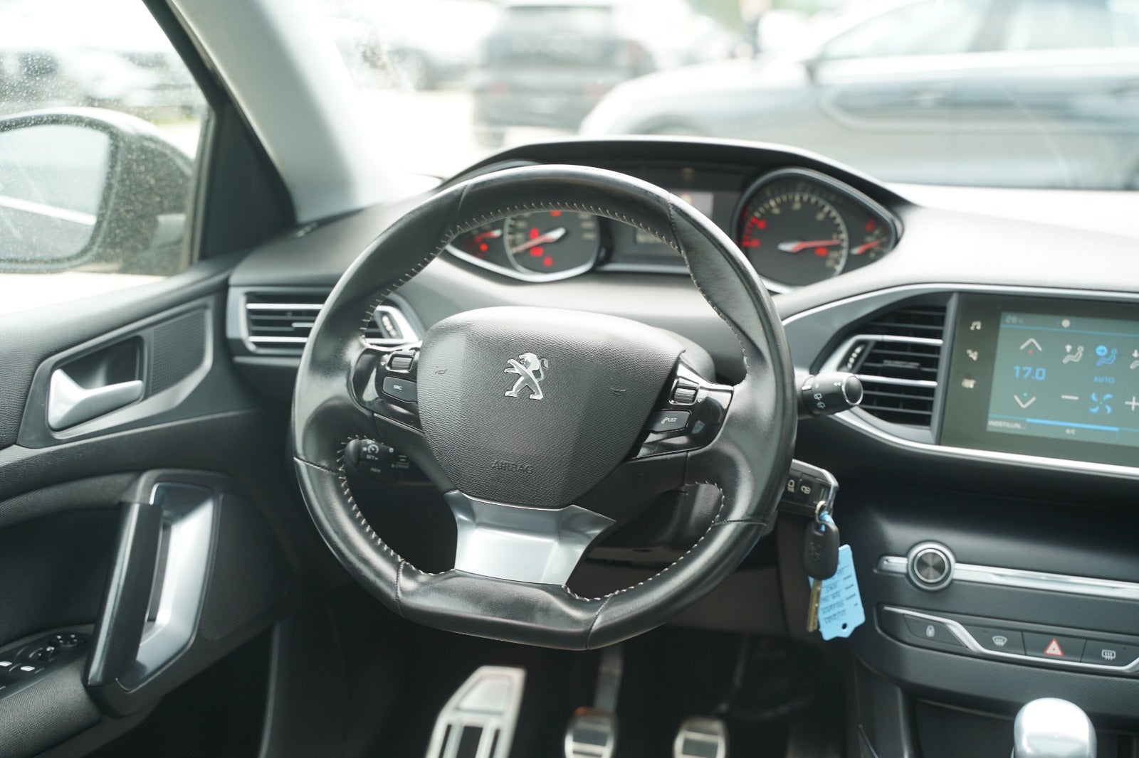 Billede af Peugeot 308 1,5 BlueHDi 130 Allure Sky SW