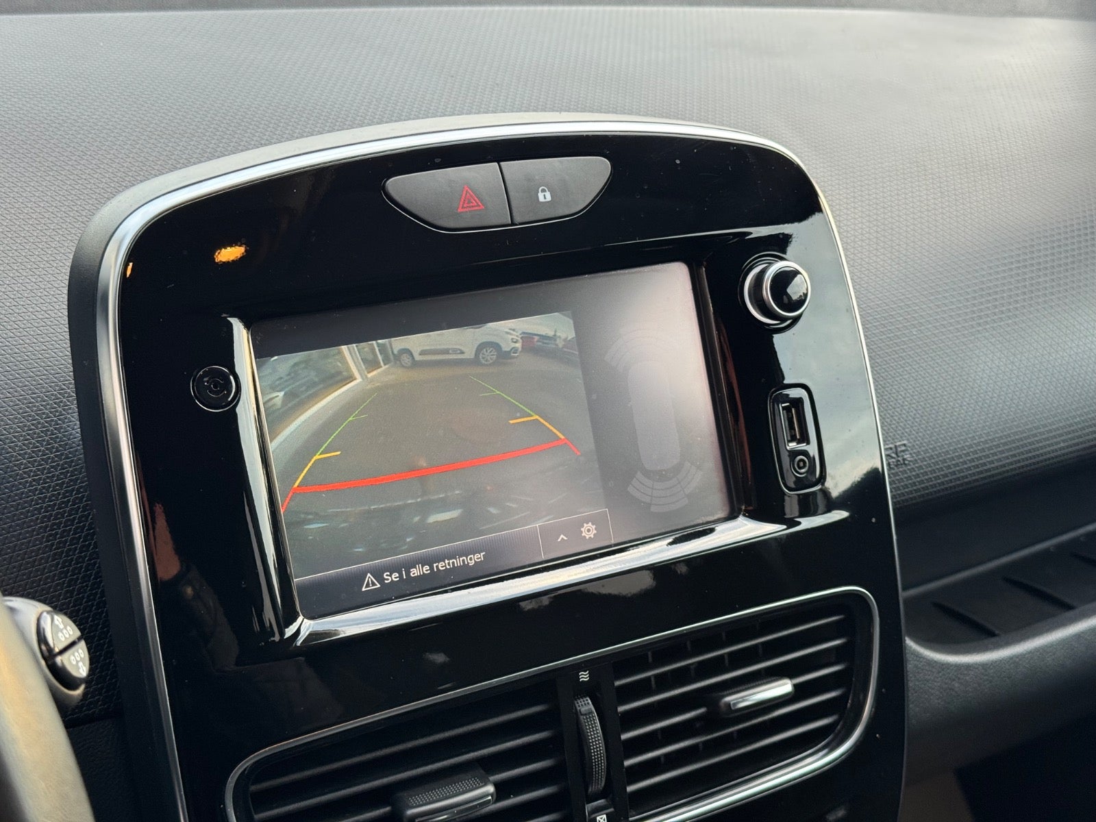 Billede af Renault Clio IV 0,9 TCe 90 Limited Sport Tourer