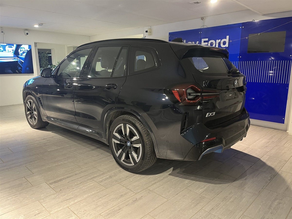 BMW iX3 Charged M-Sport billede 2