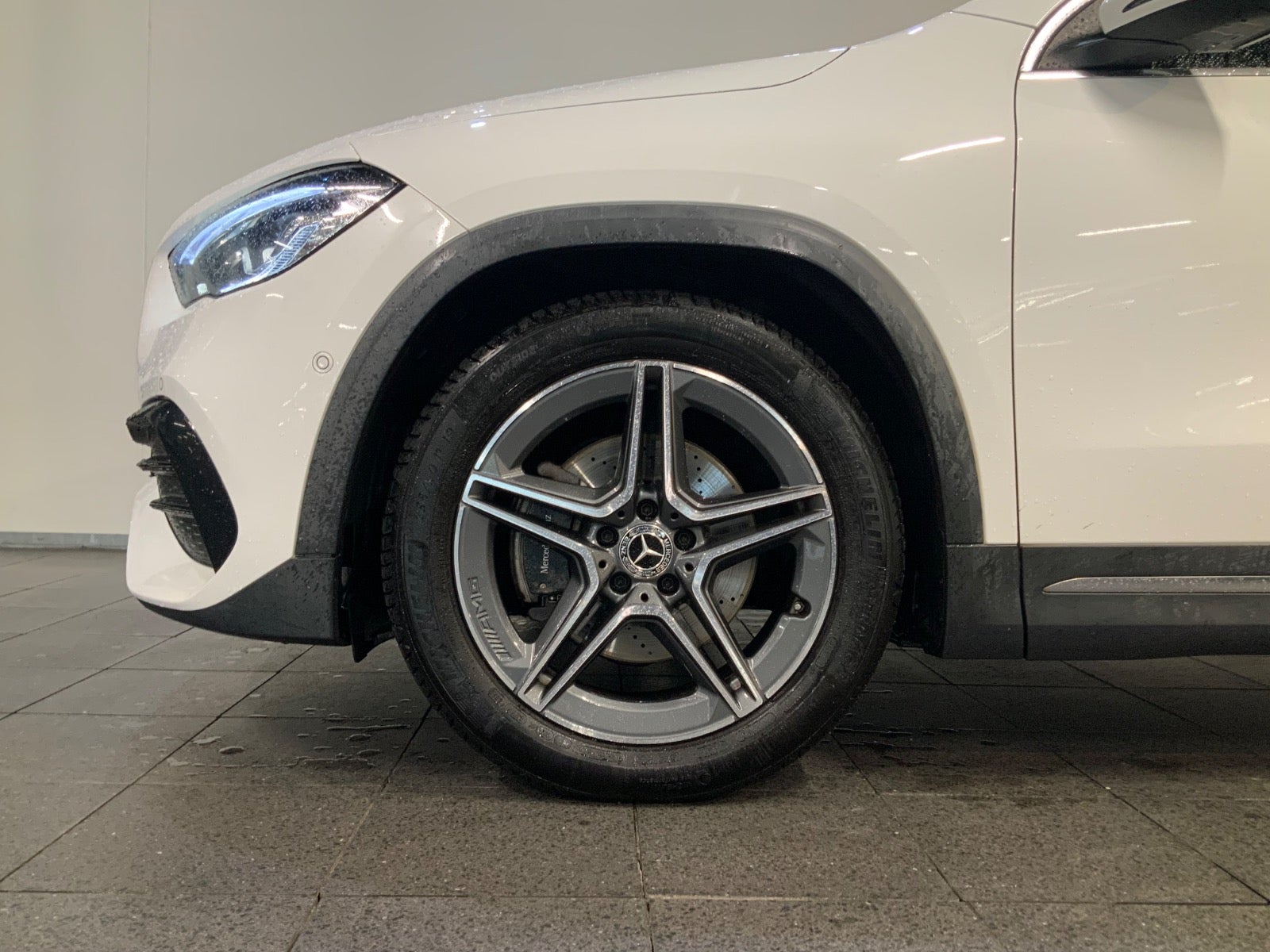Mercedes-Benz GLA 200