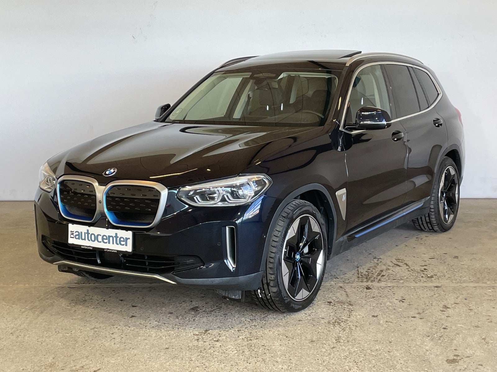 BMW iX3 Charged Plus