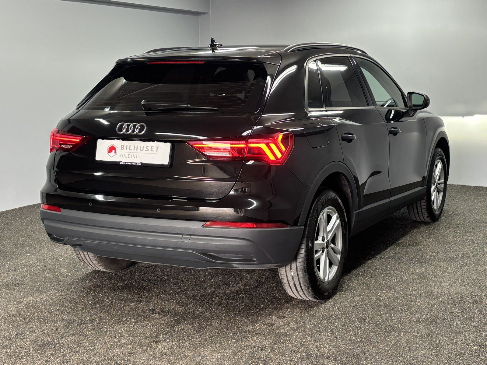Billede af Audi Q3 45 TFSi e Attitude plus S-tr.