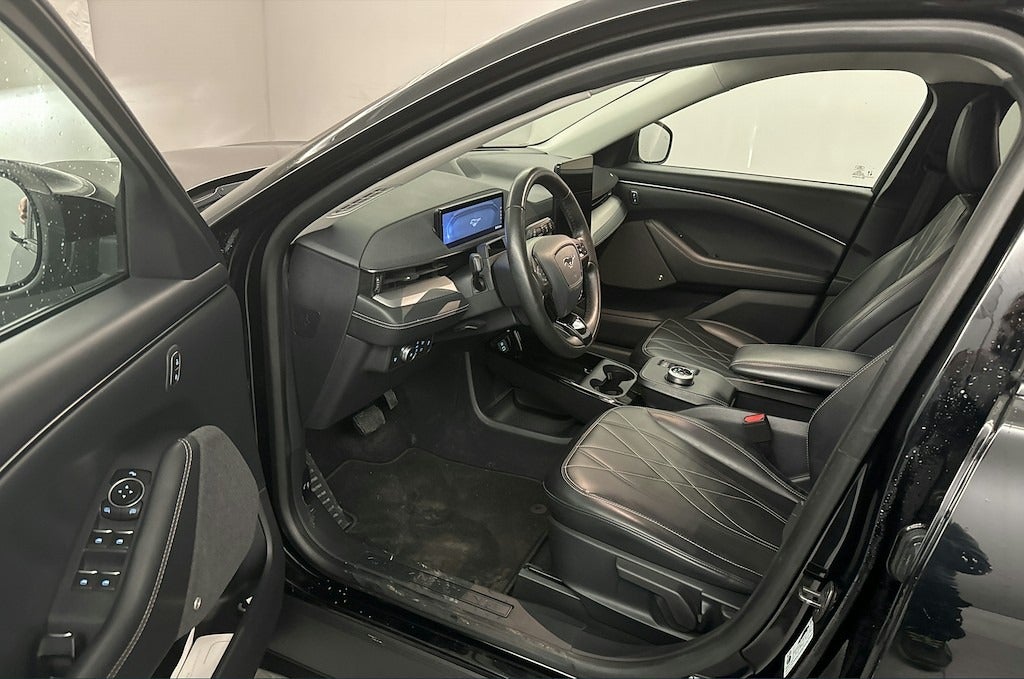 Ford Mustang Mach-E Standard Range