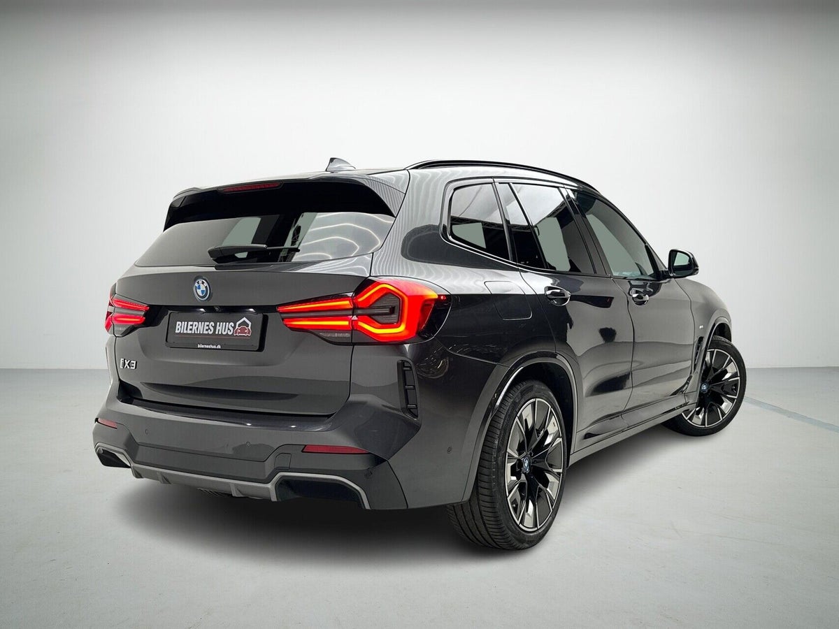 BMW iX3 Charged Plus M-Sport billede 2