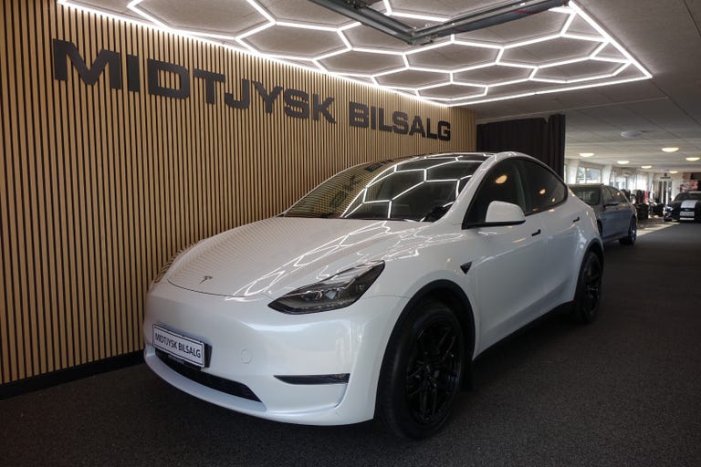 Tesla Model Y Long Range AWD
