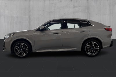 BMW iX2 eDrive20 M-Sport - 1