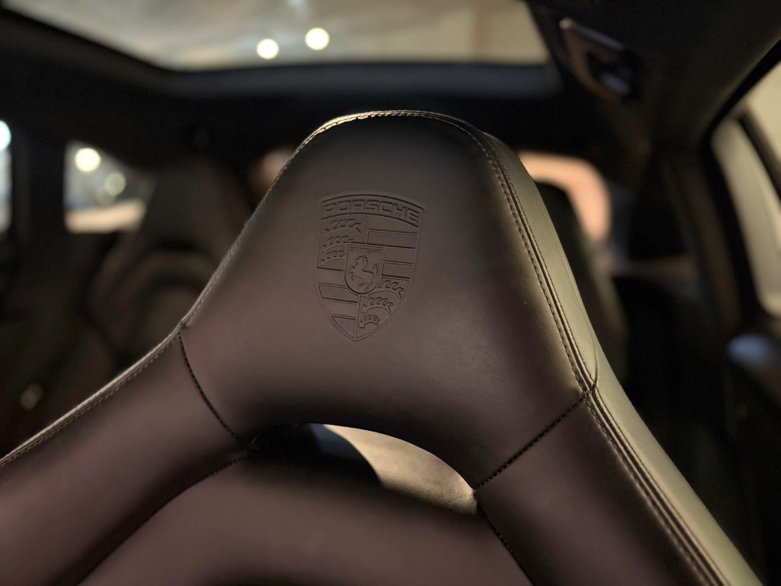 Porsche – Panamera 4