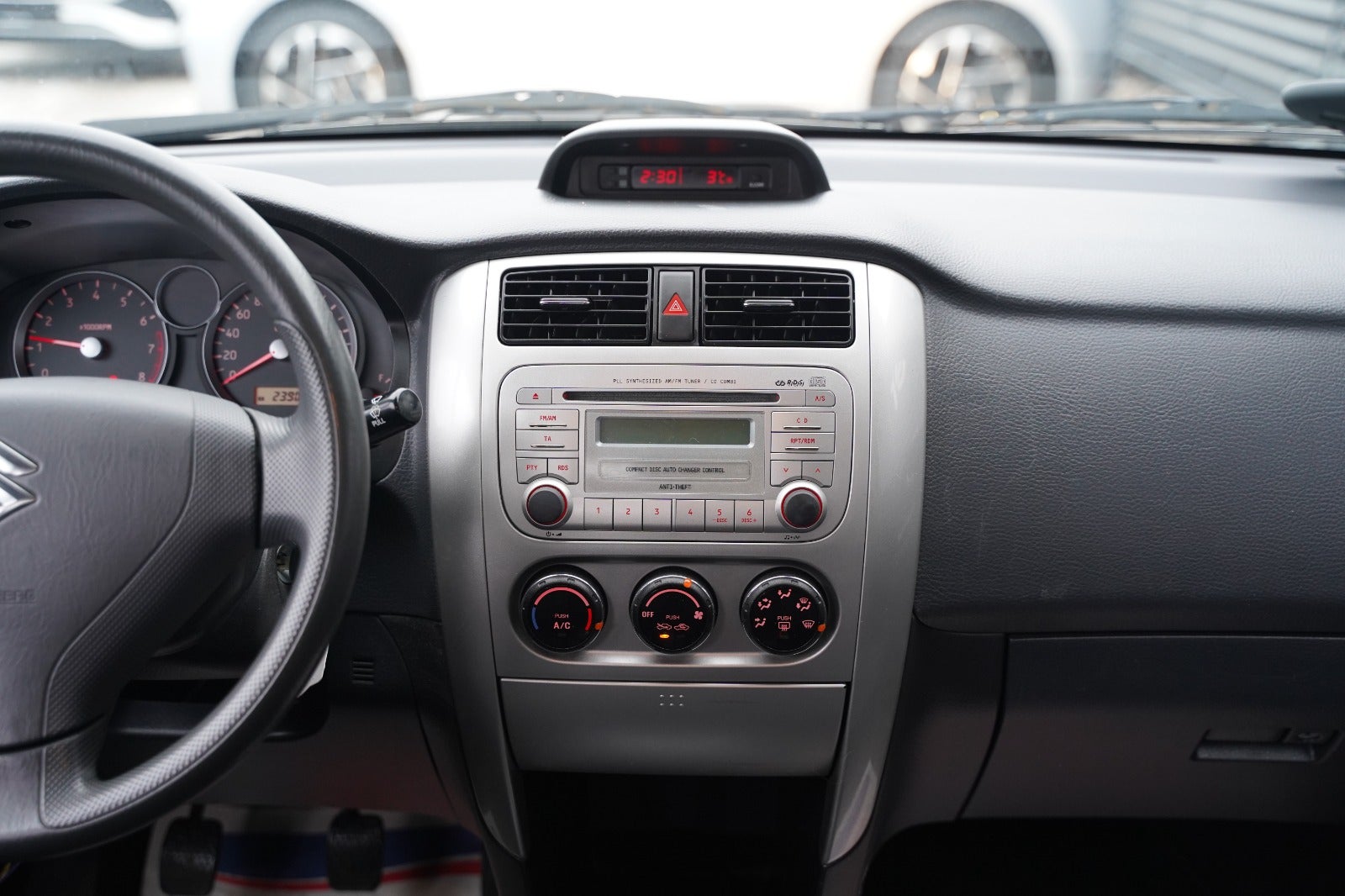 Billede af Suzuki Liana 1,6 