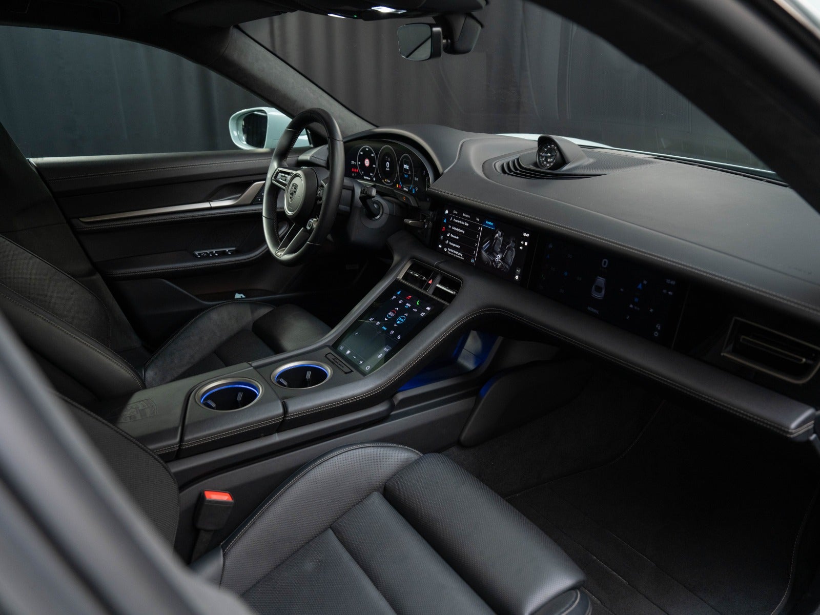 Gallery image 15 of 18