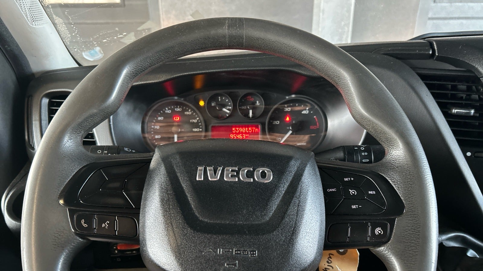 Billede af Iveco Daily 2,3 35S14 Mandskabsvogn m/lad