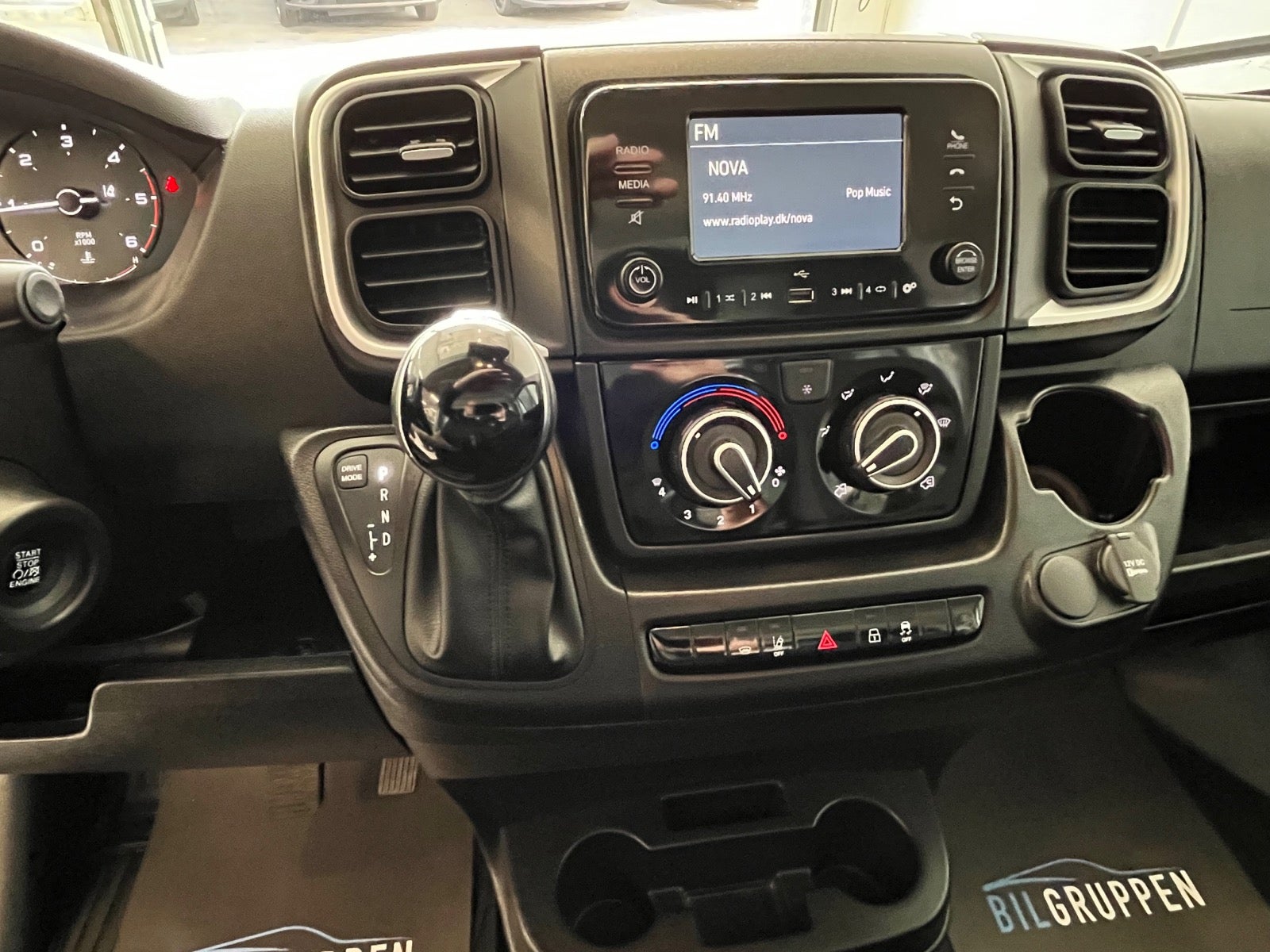 Billede af Peugeot Boxer 335 2,2 BlueHDi 140 L3 Premium EAT8