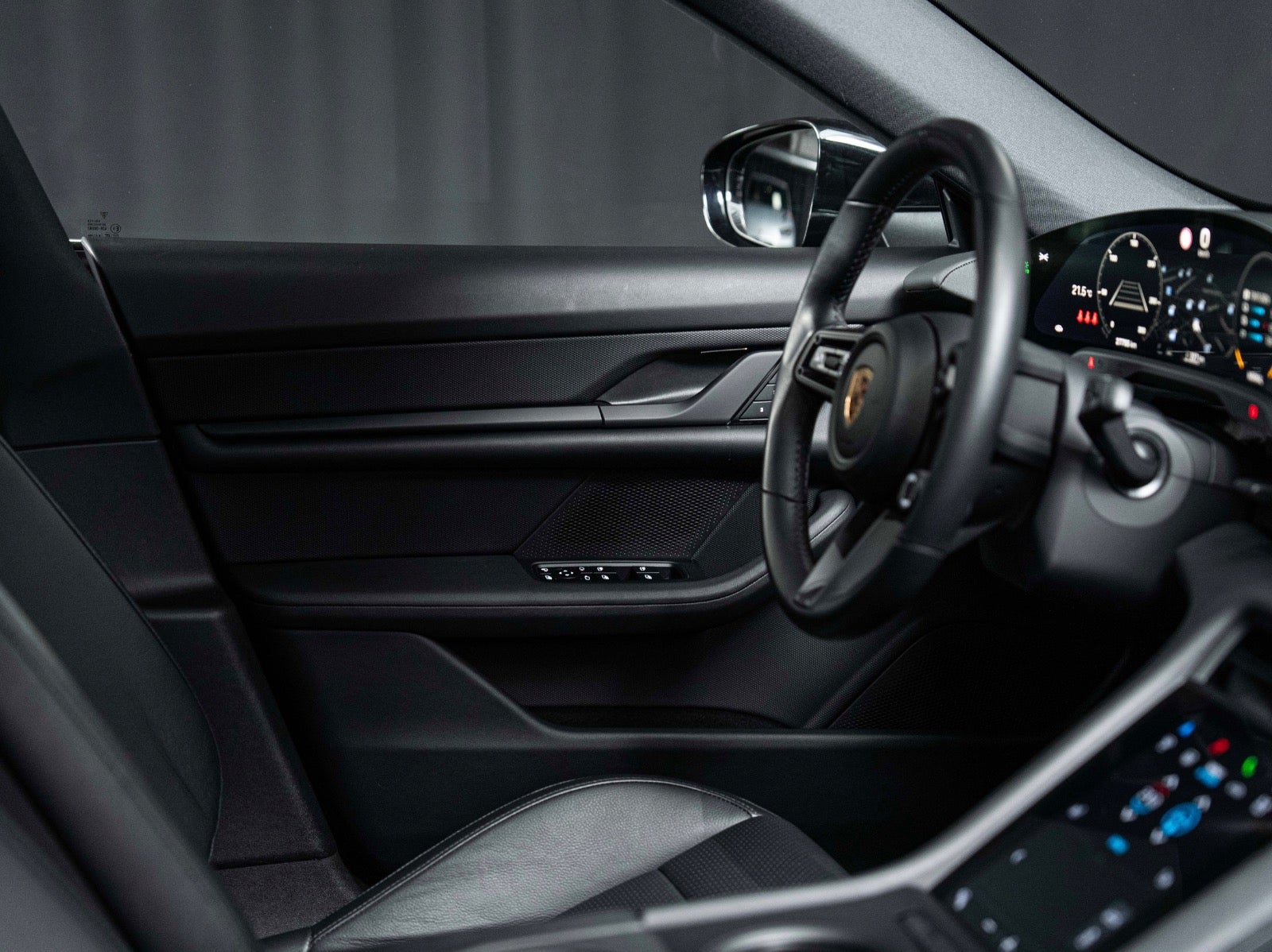 Gallery image 16 of 17