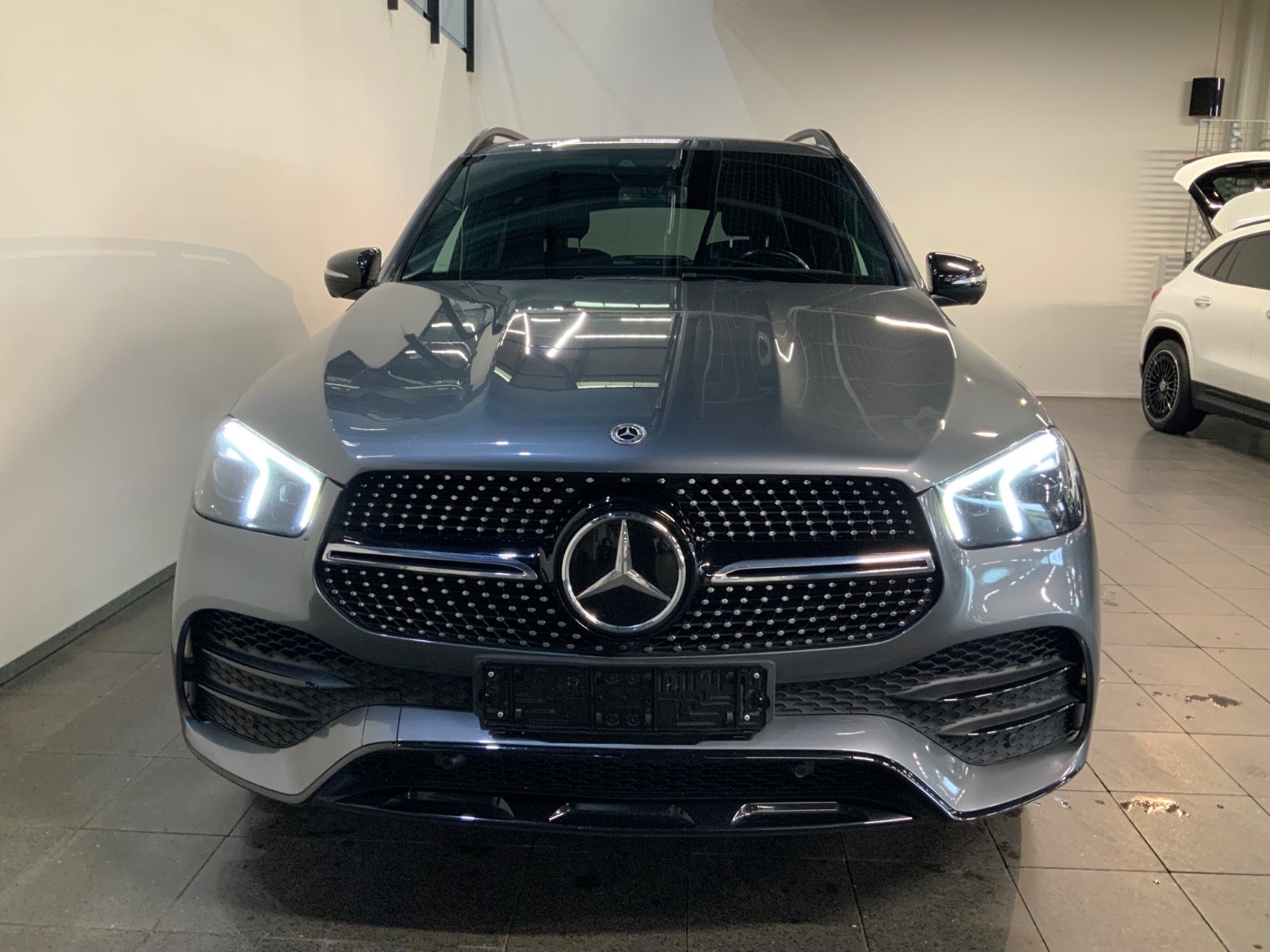 Mercedes-Benz GLE 400 d (2/8)