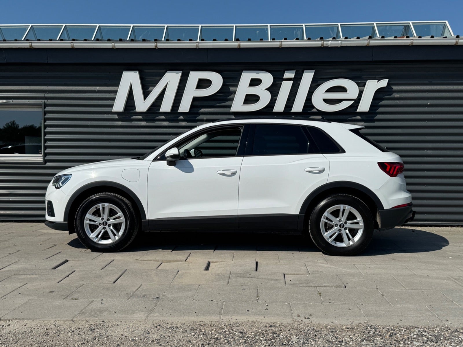 Billede af Audi Q3 45 TFSi e Attitude plus S-tr.