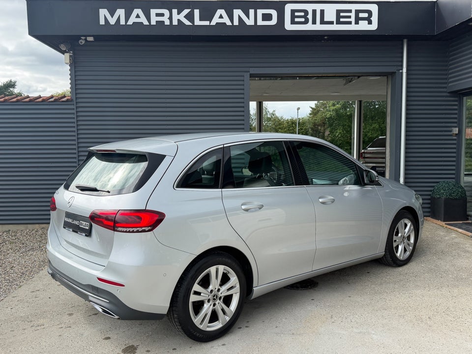 Mercedes B200 d, Billede 3
