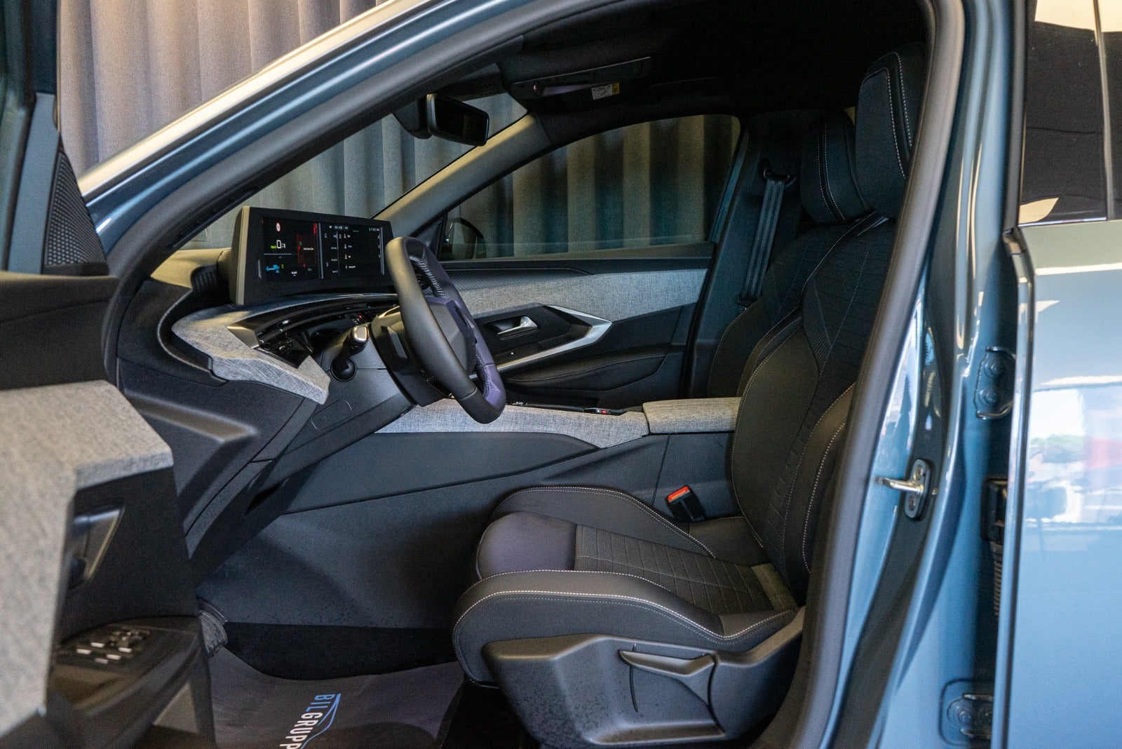 Billede af Peugeot e-5008 77 Allure 7prs