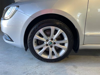 Skoda Superb TDi 140 Elegance Combi