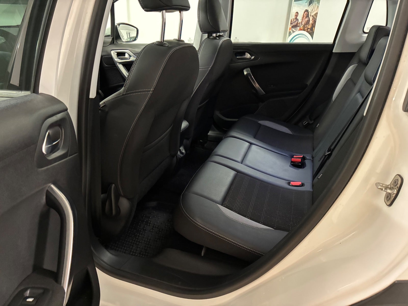 Billede af Peugeot 2008 1,2 e-THP 110 Desire Sky