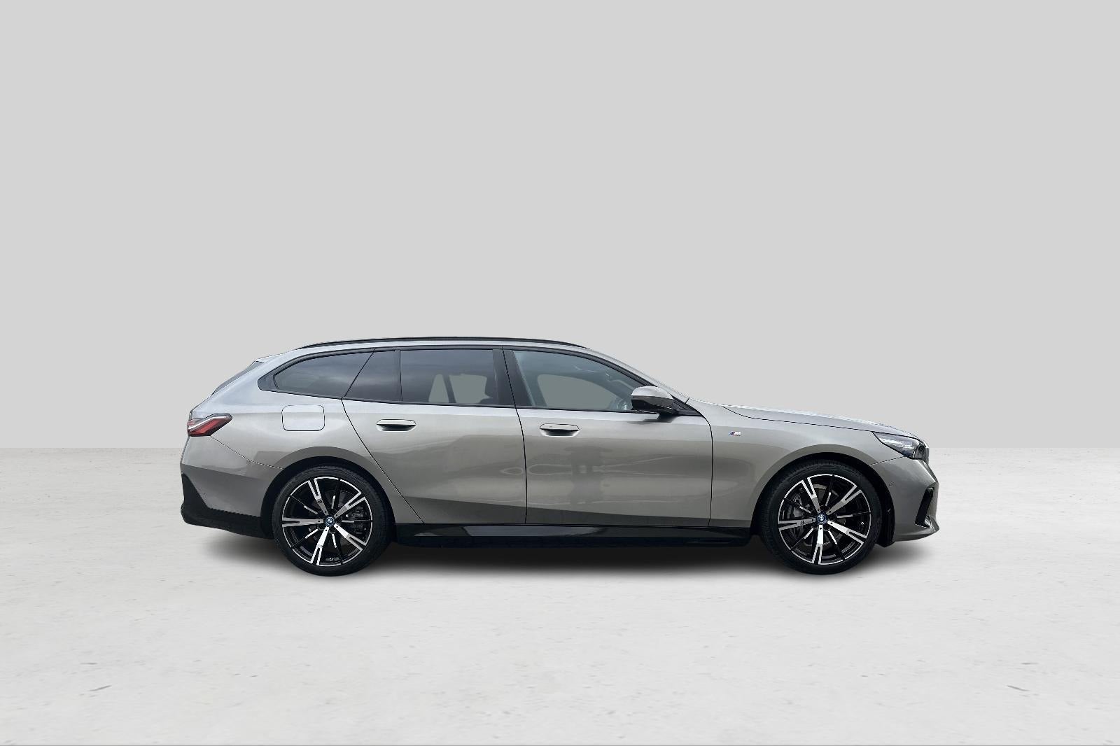 BMW i5 eDrive40 Touring Fully Charged M-Sport