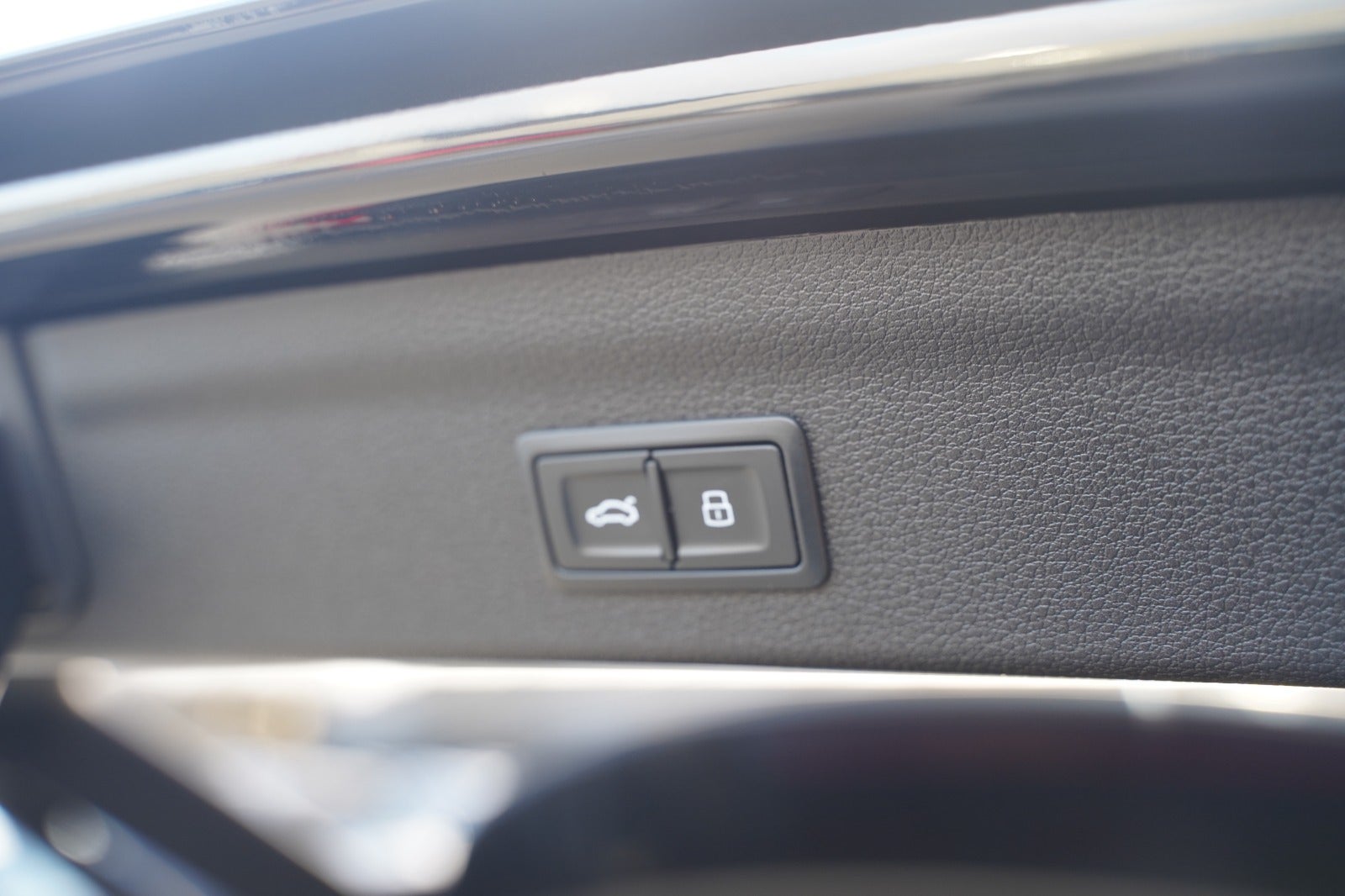 Billede af Audi Q3 45 TFSi e Attitude plus S-tr.