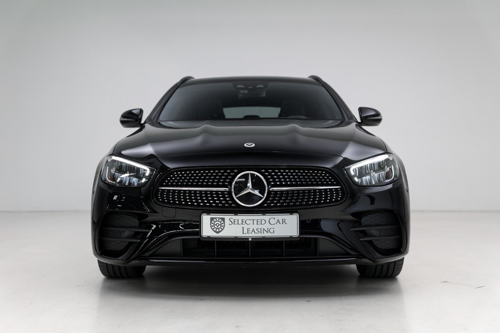 Mercedes-Benz E300 de 2,0 AMG Line stc. aut.