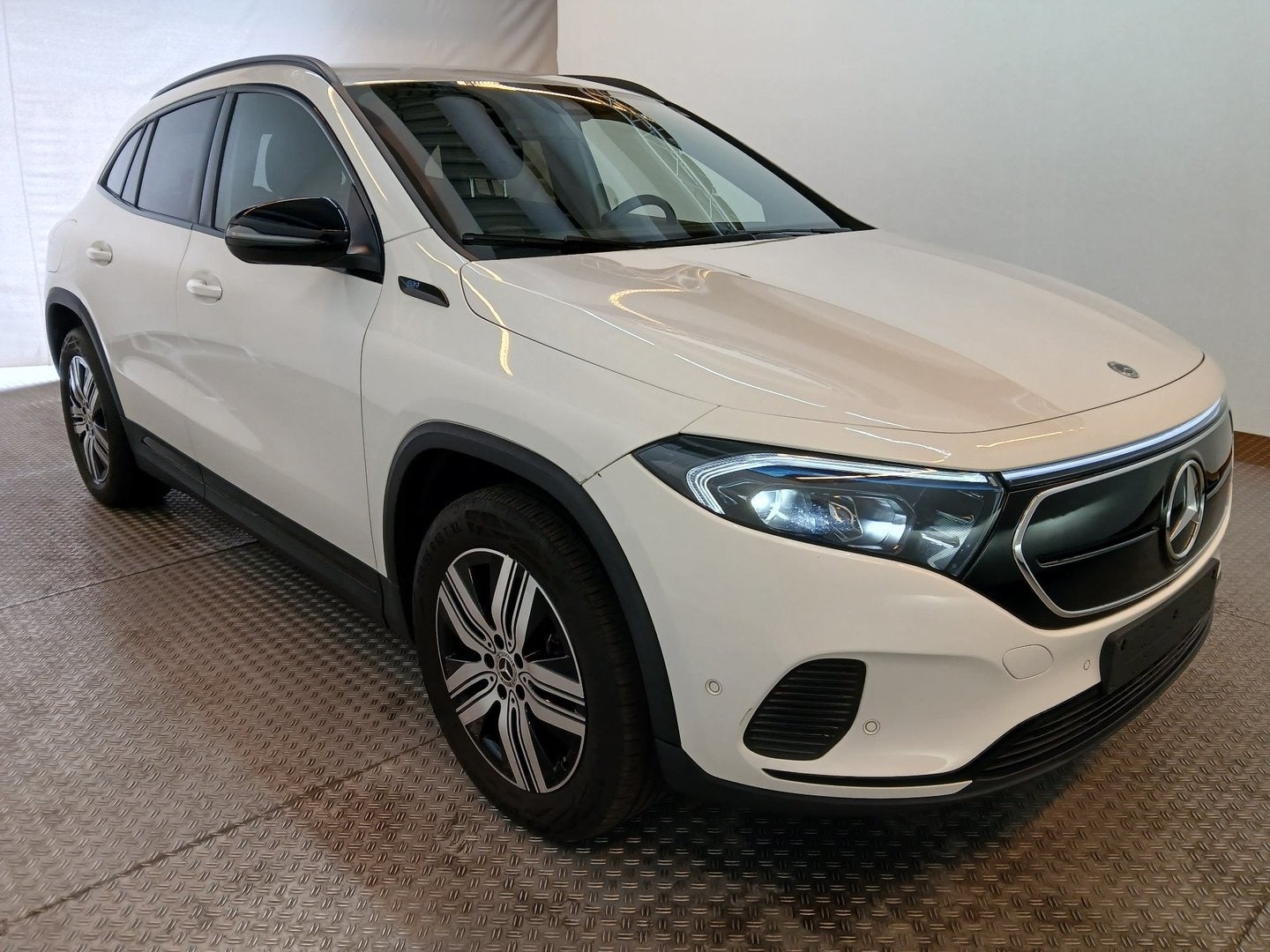 Mercedes EQA250 Electric Art