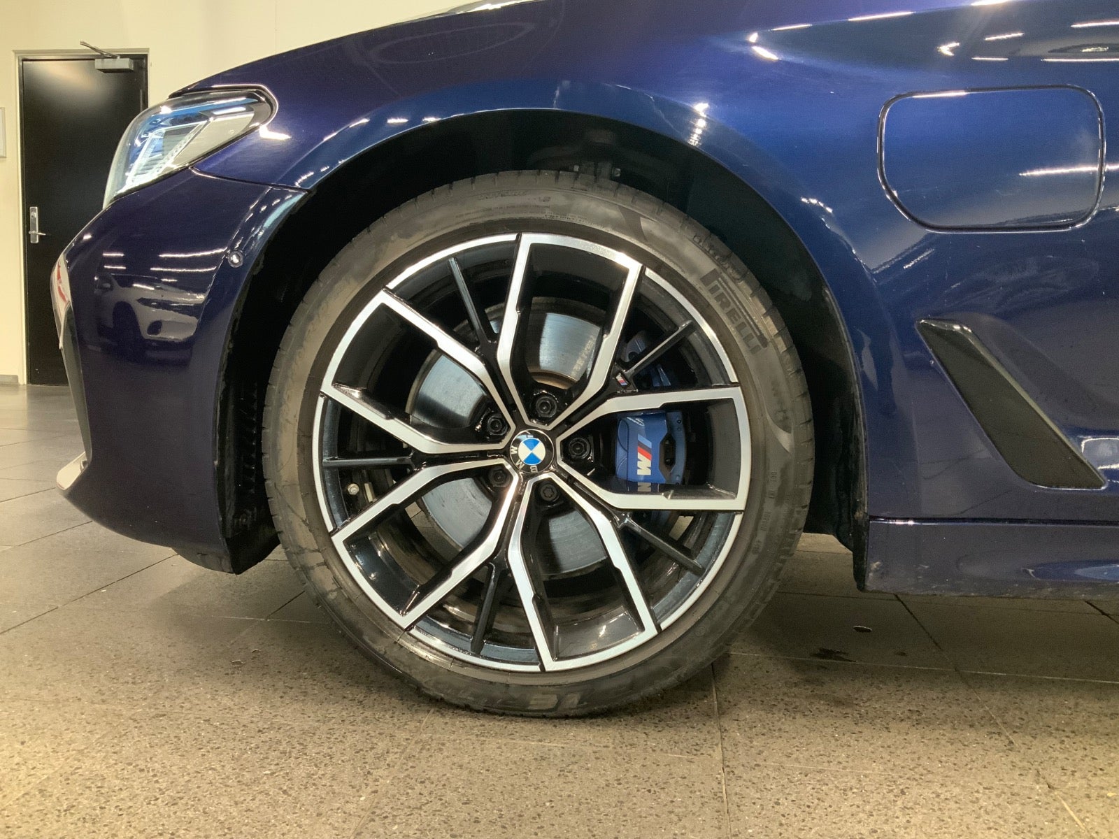 BMW 530e (5/8)