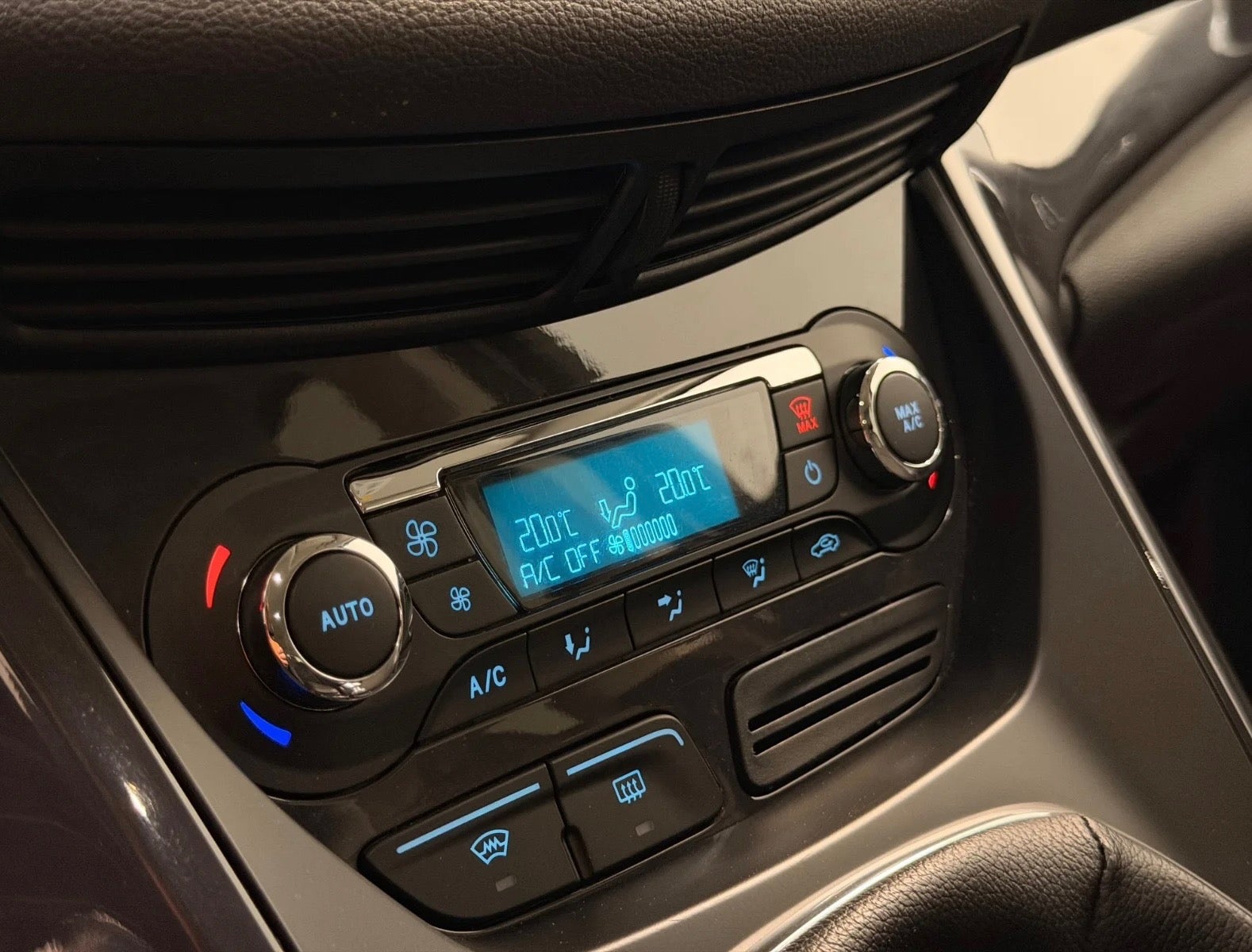 Billede af Ford Kuga 2,0 TDCi 140 Titanium