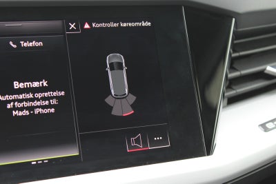Audi Q4 e-tron Attraction Van