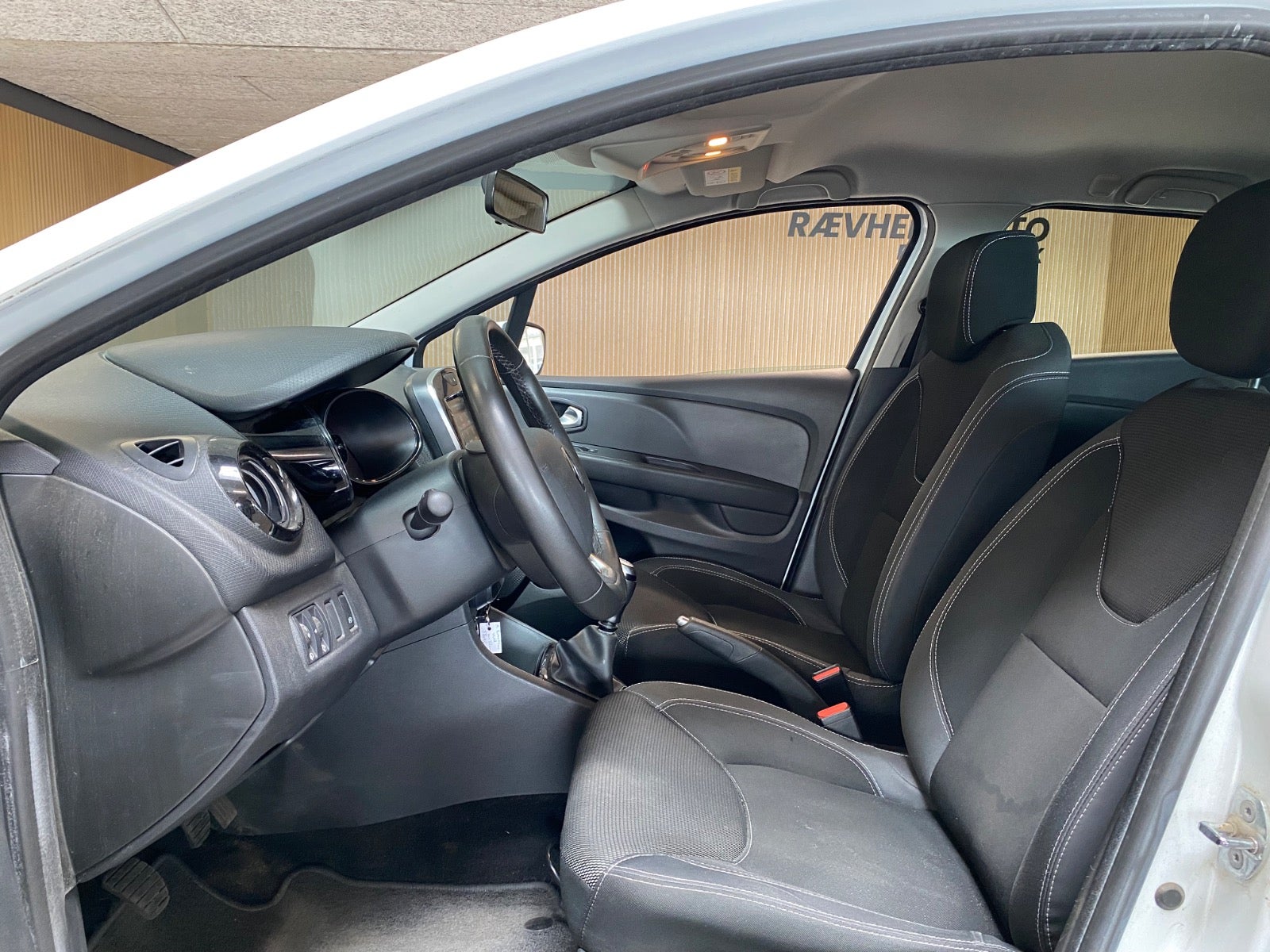 Renault Clio IV TCe 90 Zen Sport Tourer – 5
