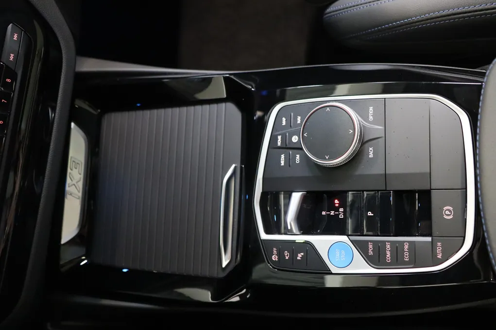 BMW iX3 Charged Plus M-Sport