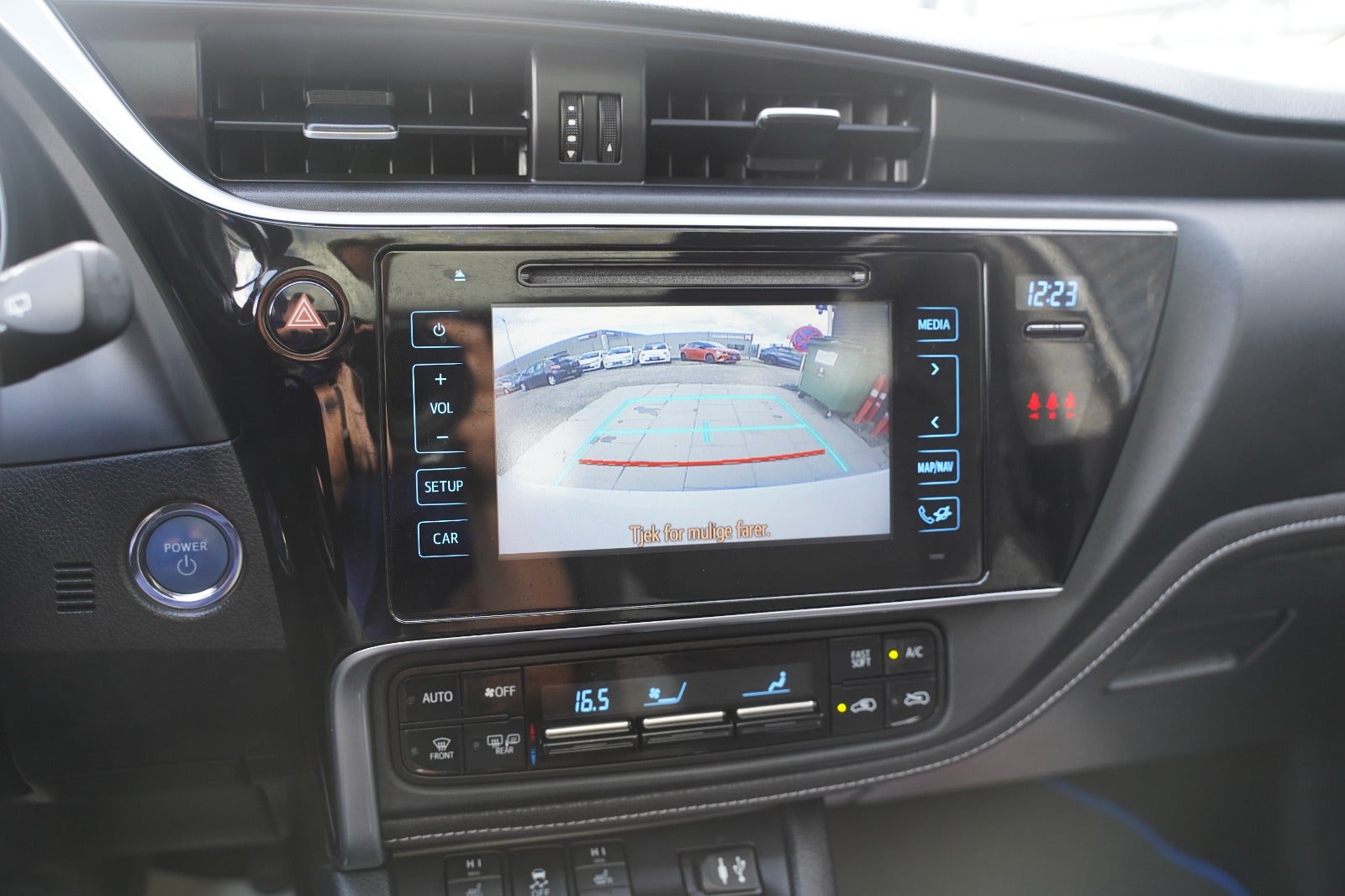 Billede af Toyota Auris 1,8 Hybrid H2 Style Skyview CVT