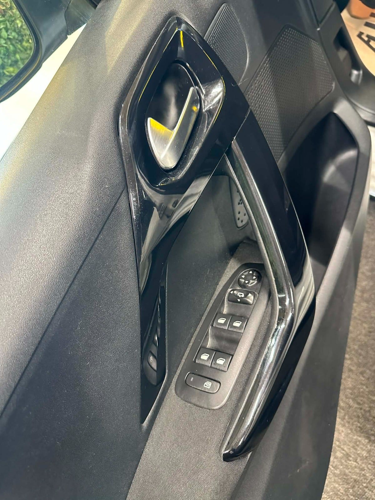 Billede af Peugeot 208 1,5 BlueHDi 100 Prestige Sky