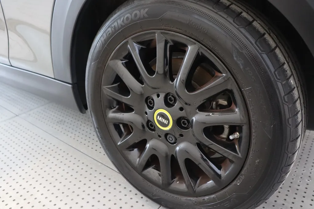 MINI Cooper SE Camden Edition